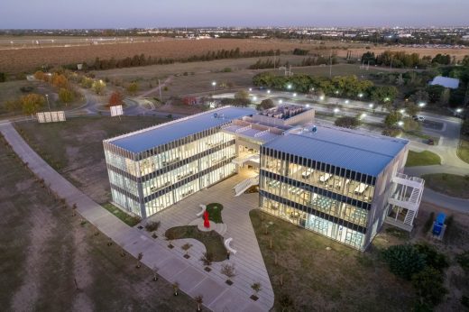 Health-Wellness Building and Academy 21 Córdoba