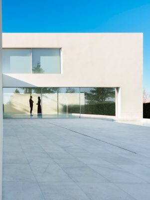 Spanish capital home design by Fran Silvestre Arquitectos