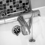 How emergency plumbers stop structural damage and costly repairs