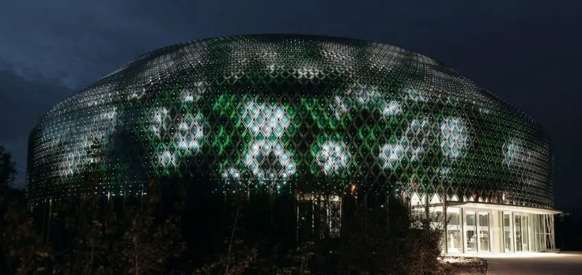 Novartis Pavillon Zero-Energy Media Facade, Basel