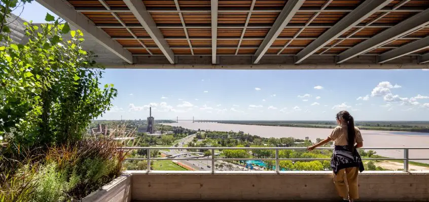 Río Arriba Rosario residential building, Santa Fe