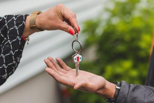 first-time home buyers keys hands