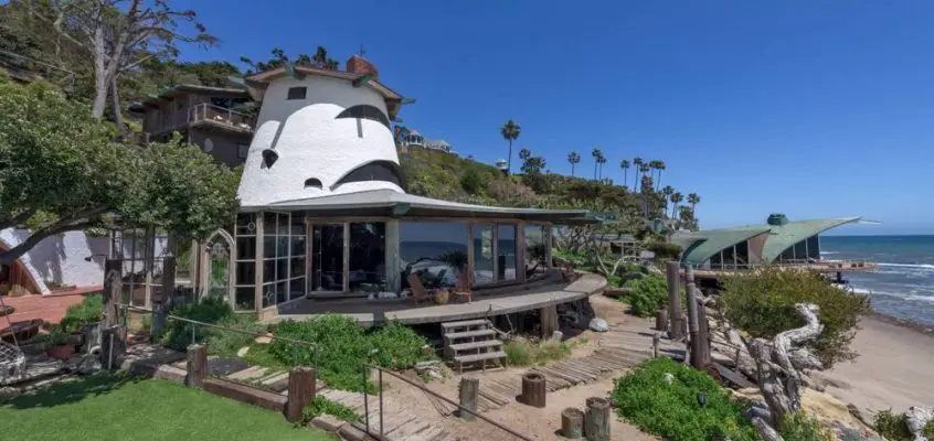 Harry Gesner’s Sandcastle Malibu Beach home