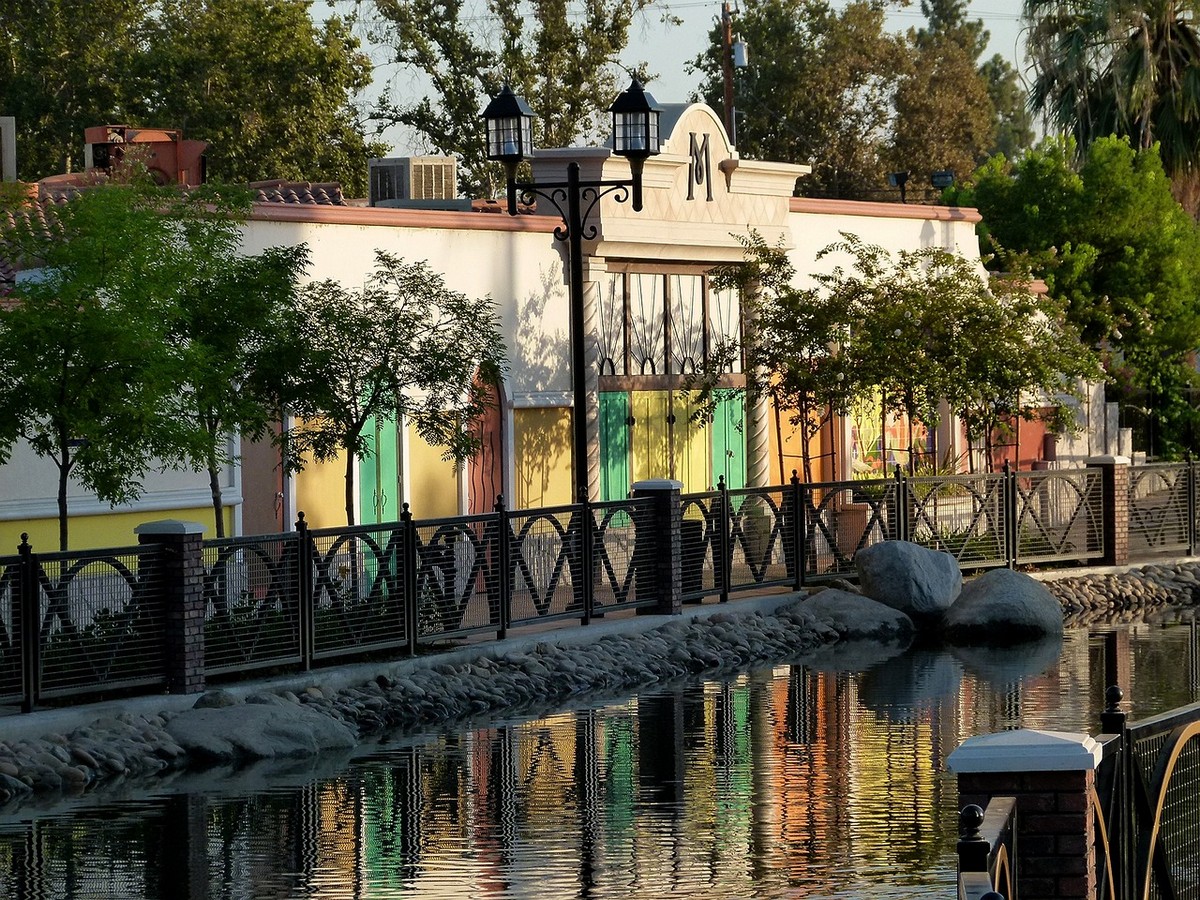 Bakersfield in southern San Joaquin Valley, California, USA