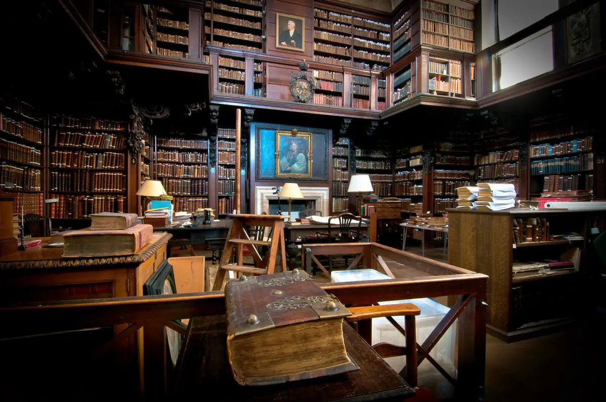 St Pauls Cathedral Library building interior