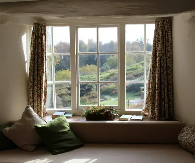 Choose large windows for your home in Hamilton