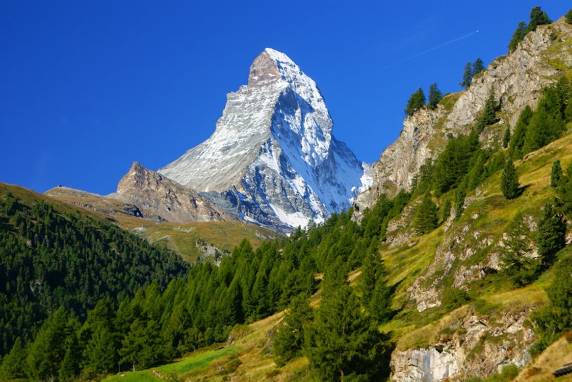 Reasons to buy Luxury Real Estate in the Alps