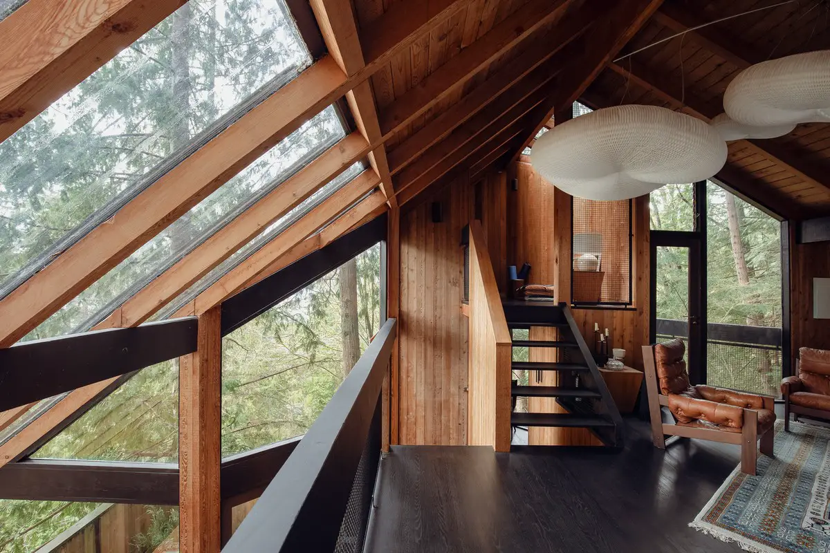 Tree House in Lions Bay, West Vancouver, Canada earchitect