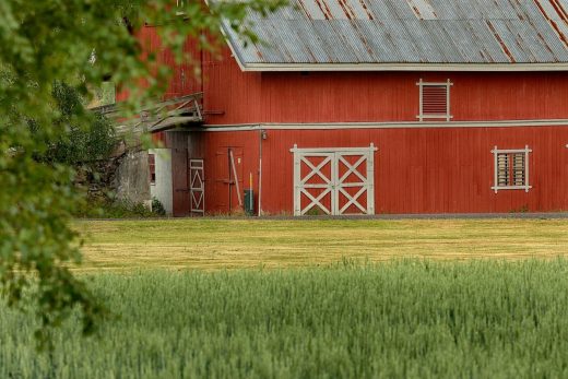 Farmhouse style property field