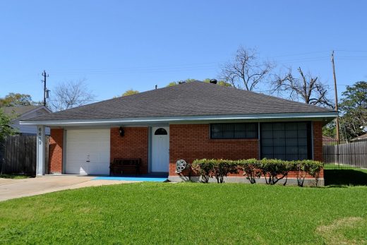 House garage door type drive