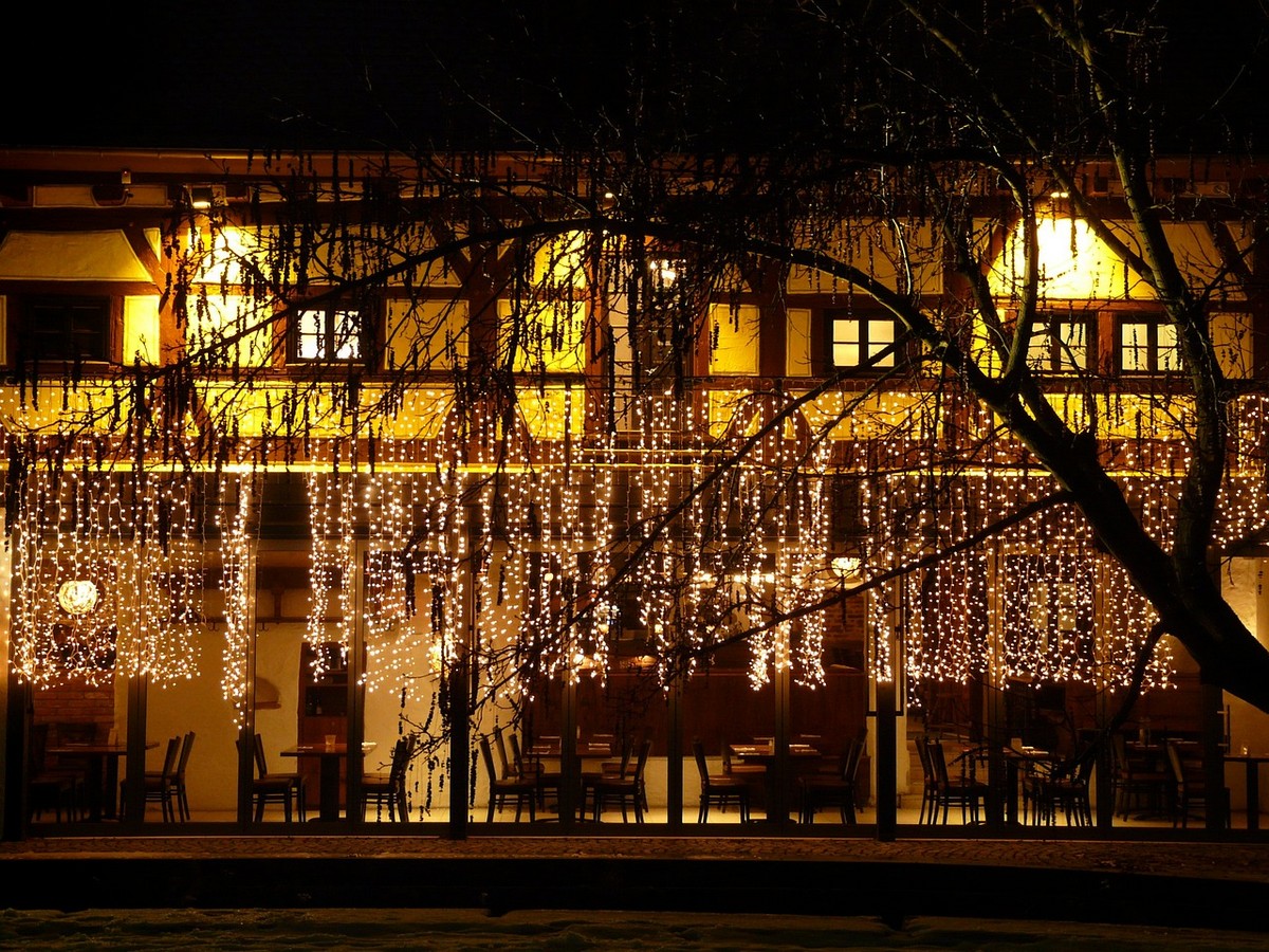 House outdoor lighting atmosphere at night