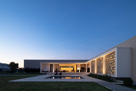 L-shaped Jaguariúna House São Paulo Brazil