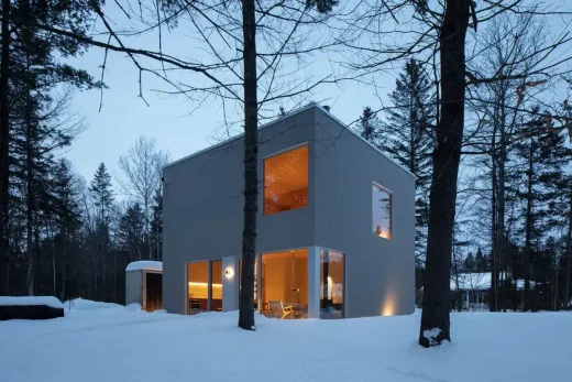 Rustic Grade House, Mandeville, Québec