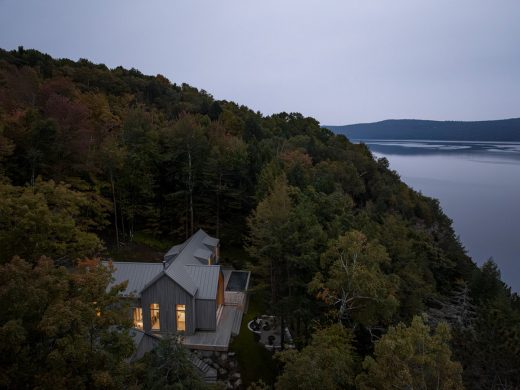 De la Descente House Canada