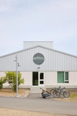 Ecole du Zenith Shefford Canada school building