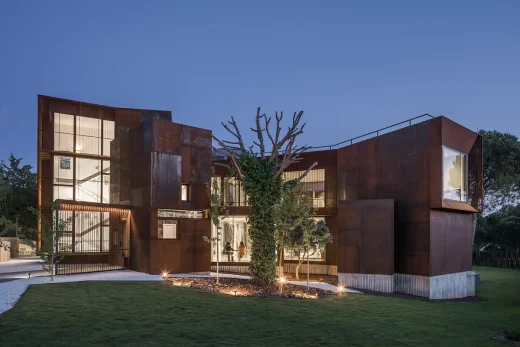 La Casa Bifurca Madrid Spain property