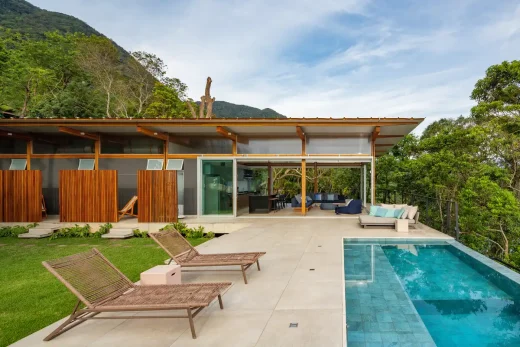 Sao Paulo coast property swimming pool