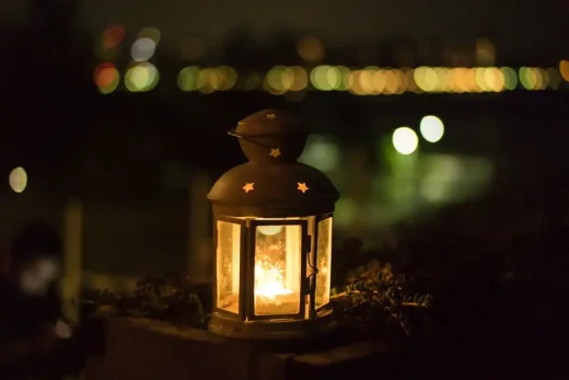 Outdoor lighting complements patio design