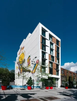 Le Petit Laurent Apartments Montreal