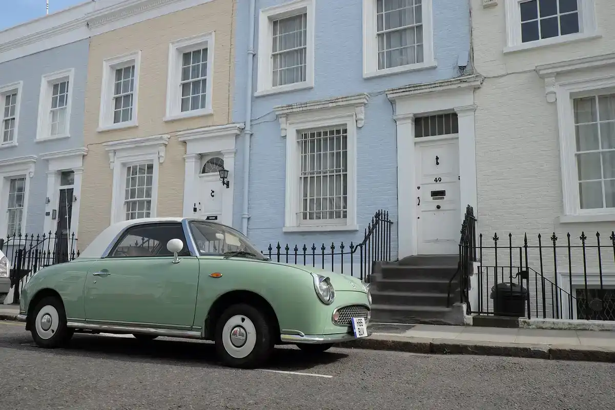 New UK housing: British housebuilding, car