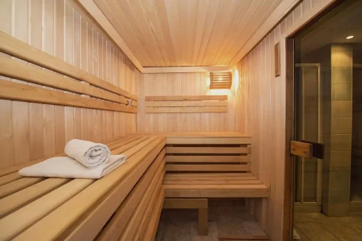 White cedar vs red cedar saunas