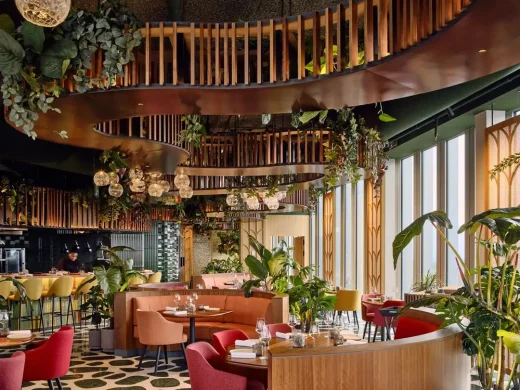 Selva Restaurant Interior