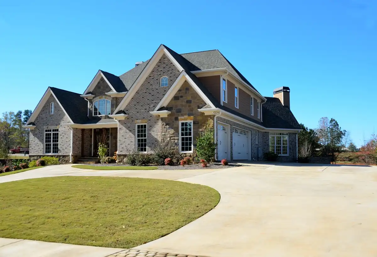 Tips for showcasing a luxury property