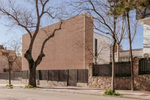 Casa Umbral Madrid ceramic facade home
