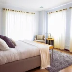 How to decorate a white bedroom