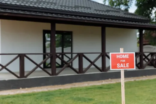 How to sell a home while buying another