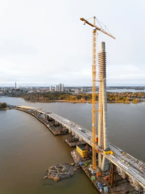 Kruunusillat Helsinki, Finland's tallest bridge