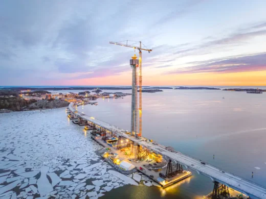 Kruunusillat Helsinki, Finland's tallest bridge