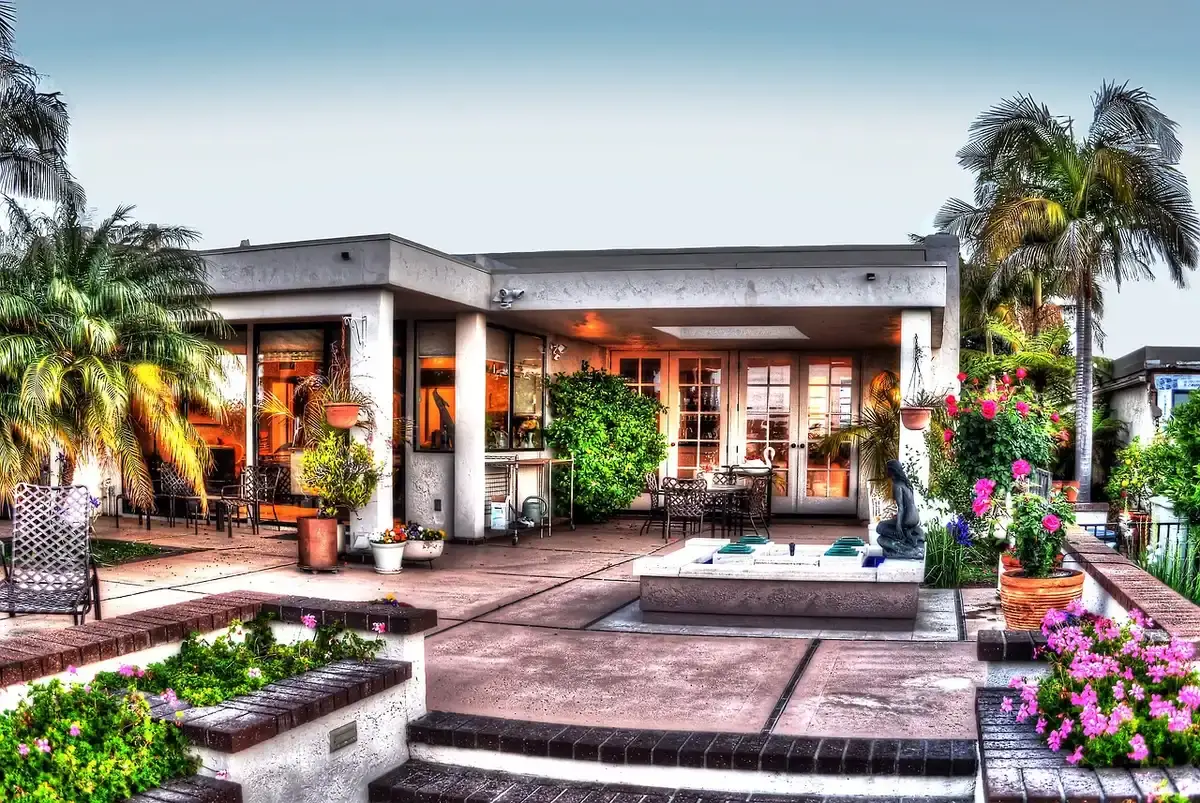 Outdoor living trends patio covers in 2025