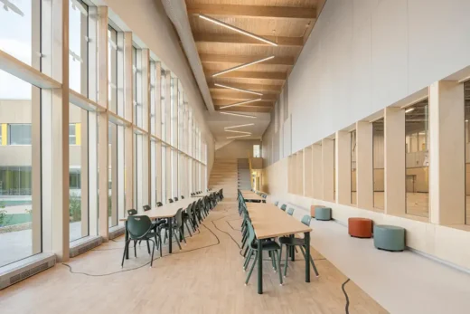 Manawan Awacak Okiskinohamatowikamikowaw Elementary School Canada