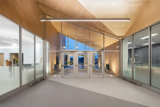 Manawan Awacak Okiskinohamatowikamikowaw Elementary School Canada