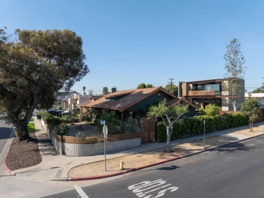577 Compound Hyde Park, South Los Angeles home