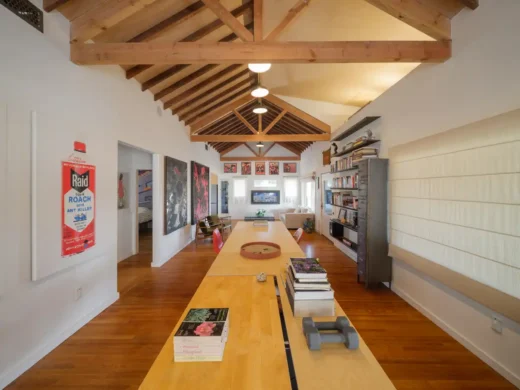577 Compound Hyde Park, South Los Angeles home interior