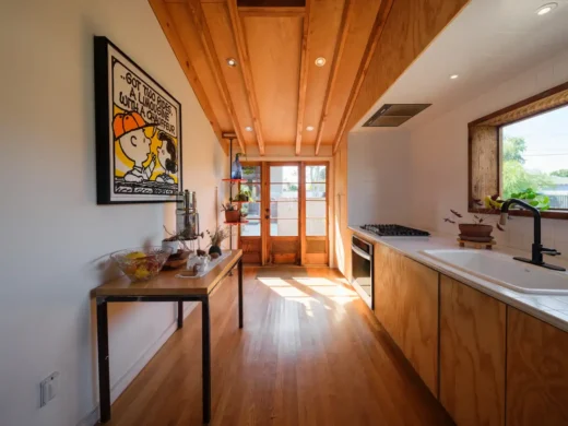 577 Compound Hyde Park, South Los Angeles home interior