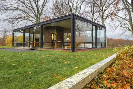 Philip Johnson Glass House New Canaan - Modern houses