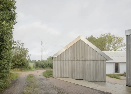 The Old Byre Isle of Wight, UK, design by Gianni Botsford Architects