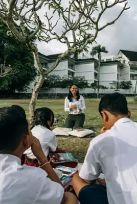 School outdoor space teaching