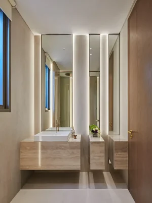 Sculptural Beachfront Villa Palm Jumeirah Dubai