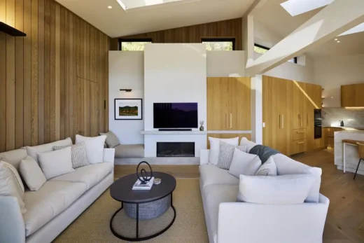 Cliff Hanger House Tairua North Island NZ