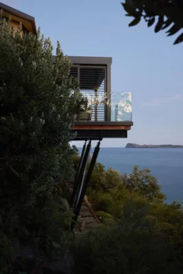 Cliff Hanger House Tairua North Island New Zealand