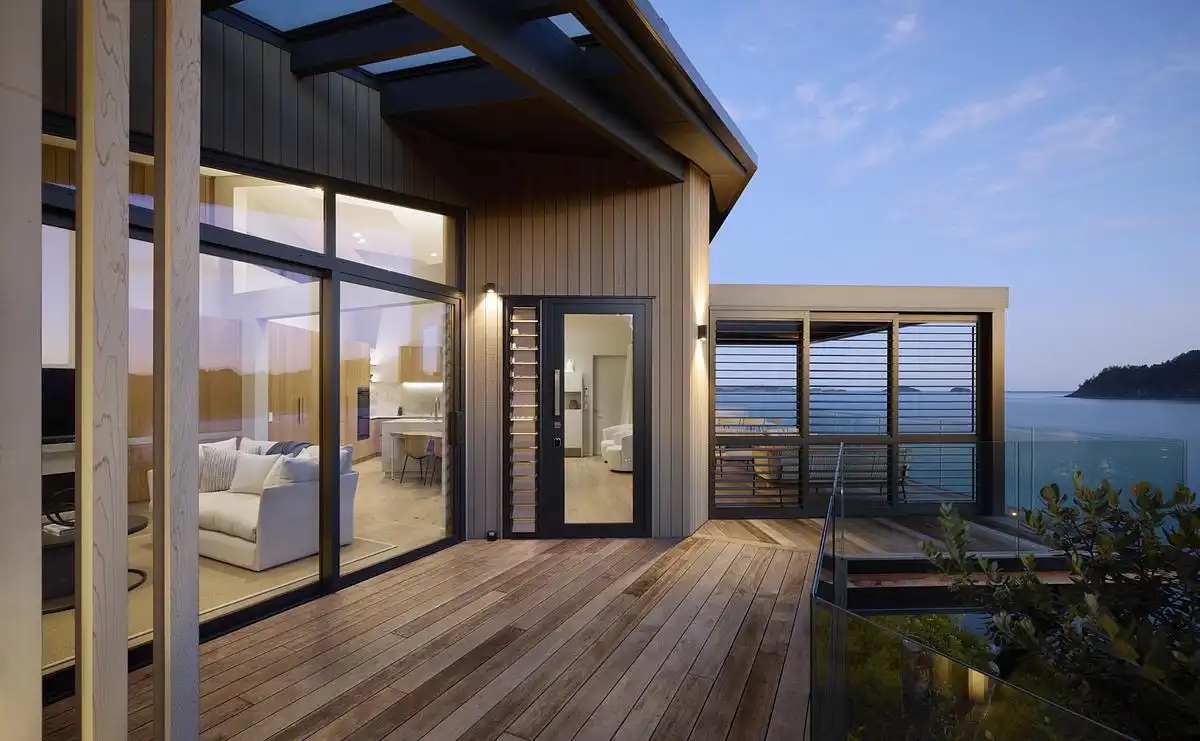 Cliff Hanger House Tairua North Island New Zealand