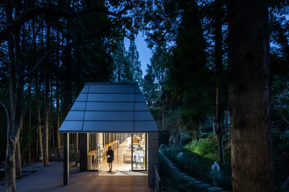 Dongmingshan Senyu Hotel China