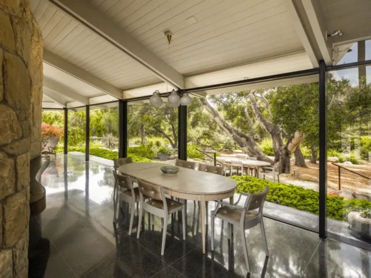 Golden Quadrangle property dining space design