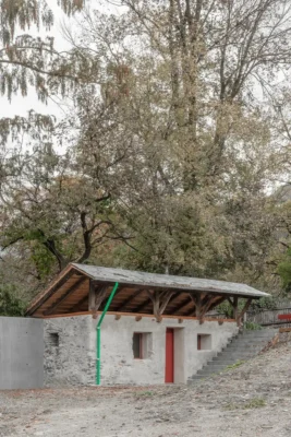 Into the Wall Wiedenhofer South Tyrol house