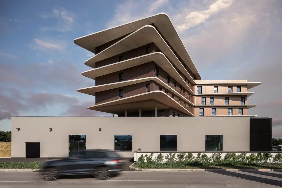 The Landmark Hotel, Wiener Neudorf, Vienna - e-architect