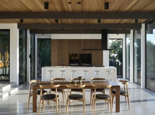 Malibu Glass Box House California residence